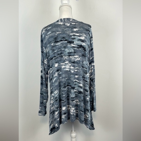 LOGO by Lori Goldstein Blue/Gray/White Camo Button Down Cardigan/Top. Size 1X - Picture 6 of 12